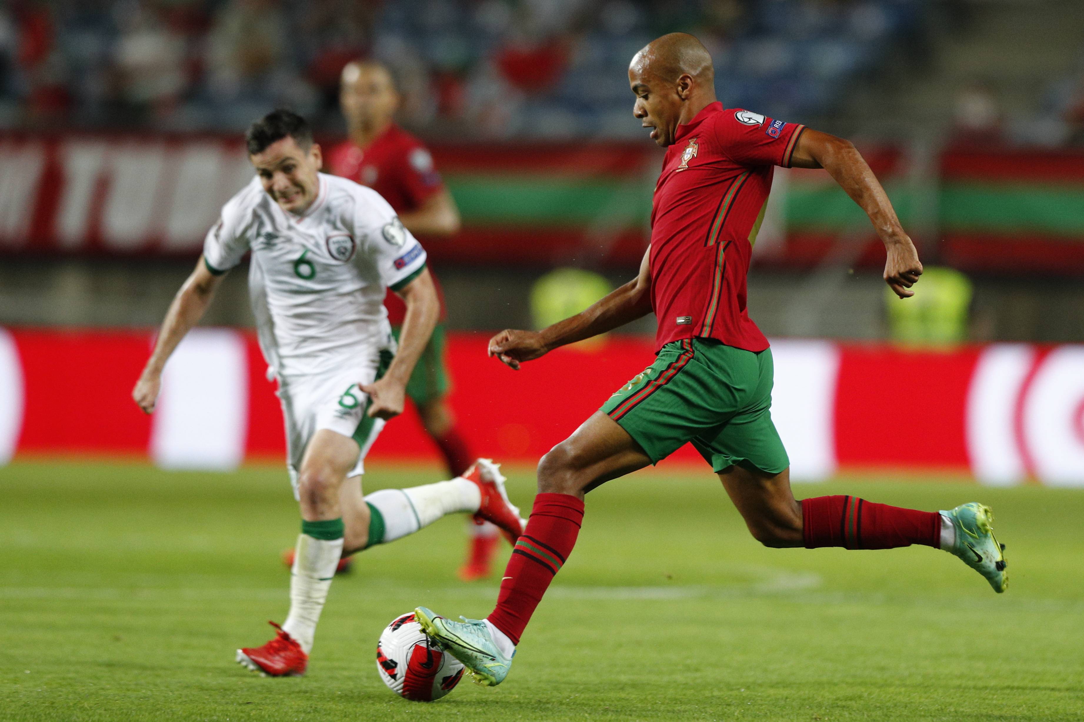 绩并不代表 绩并不代表