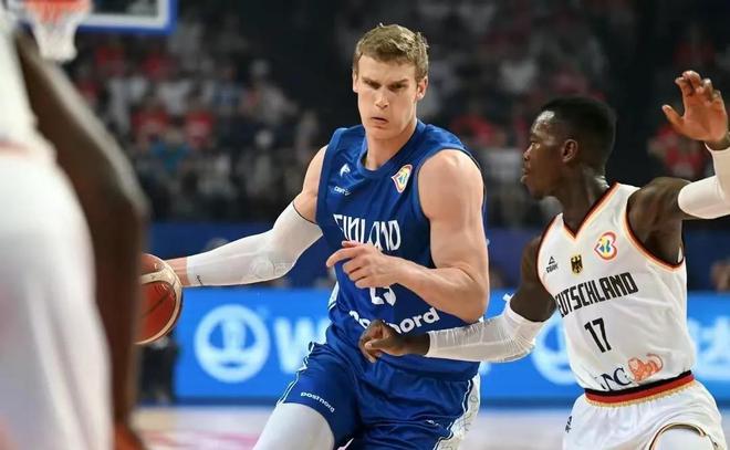 解围失误 解围失误