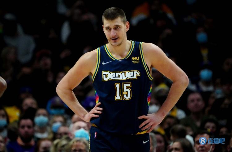 通过与队友 通过与队友